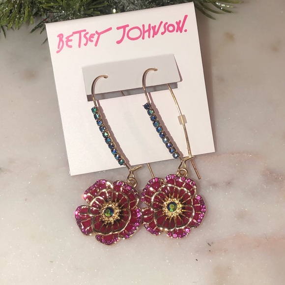 ✨NWT✨ Betsey Johnson Pink Rose Flower Crystal & Gold Tone Dangle Earrings - Picture 7 of 8